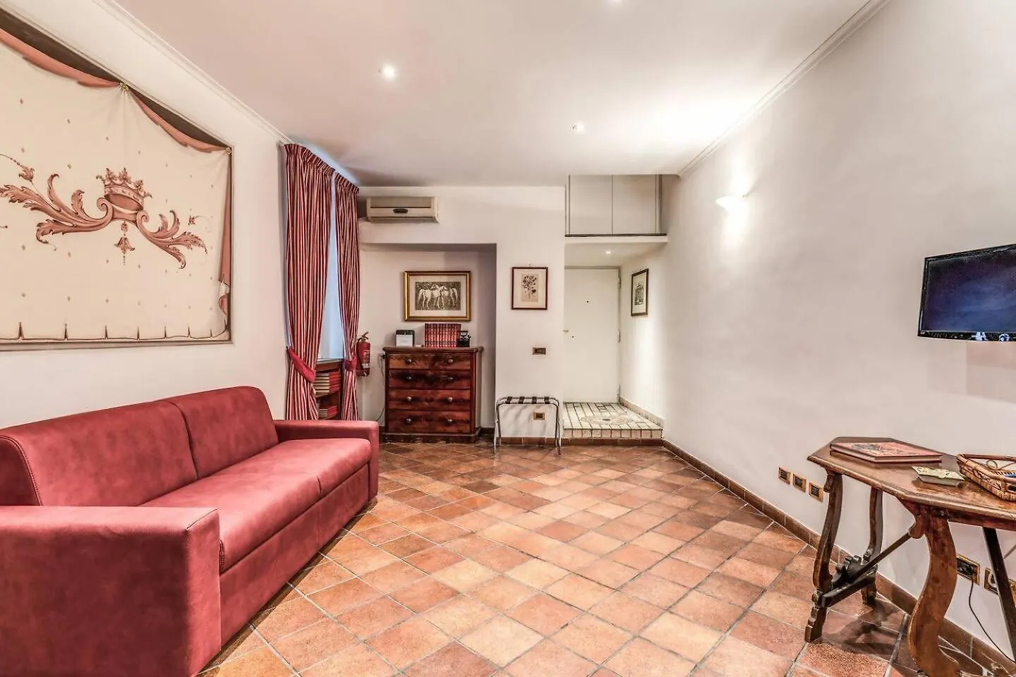 Cozy Flat In Trevi Fountain Apartment Rome Italy