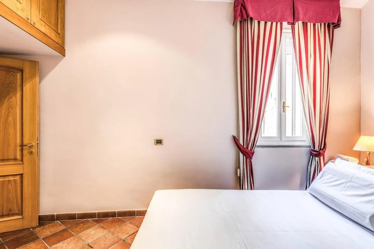 Cozy Flat In Trevi Fountain Apartment Rome Italy