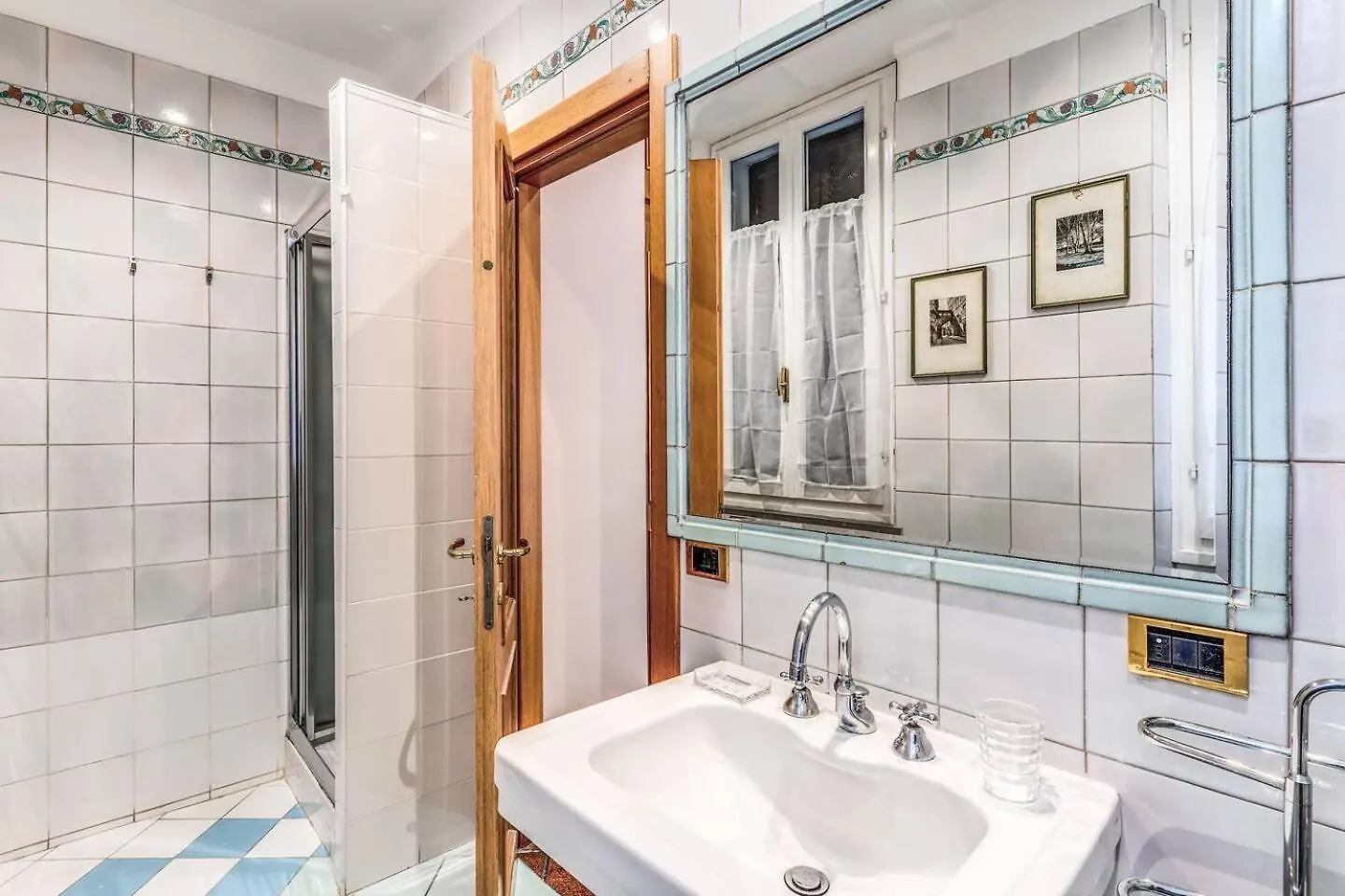 Cozy Flat In Trevi Fountain Apartment Rome
